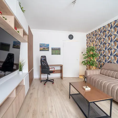 Comfort 28 -- 2-room Near Park, Netflix & Parking