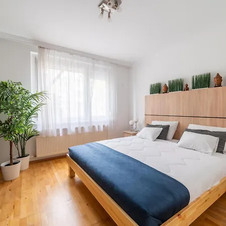 Comfort 28 -- 2-room Near Park, Netflix & Parking * 미슈콜츠